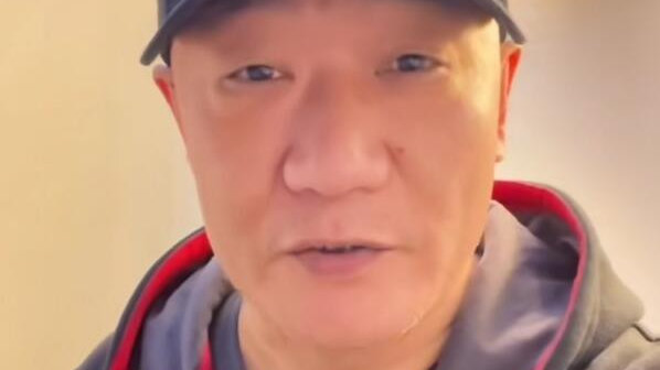 演唱《笑脸》的歌手谢东已经60岁了!发庆生视频,面带笑容状态好|生日|粉丝|活着|人生|勇气_新浪新闻