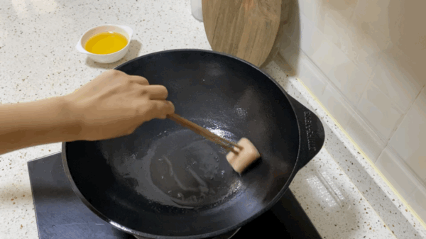 铁锅开锅有科学依据吗?开锅这么麻烦,为什么厂家不帮忙弄好?|厨卫电器|四氧化三铁|温度|其实|三氧化二铁_新浪新闻
