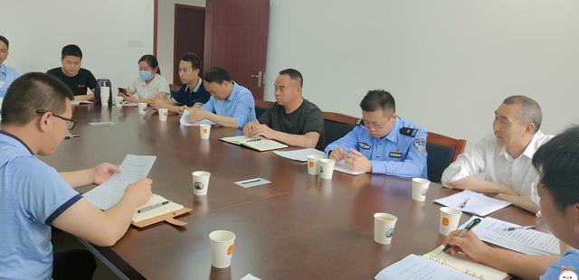 青山镇党委书记丁细斌同志表示,人民法庭队伍素质过硬,敢于担当,主动