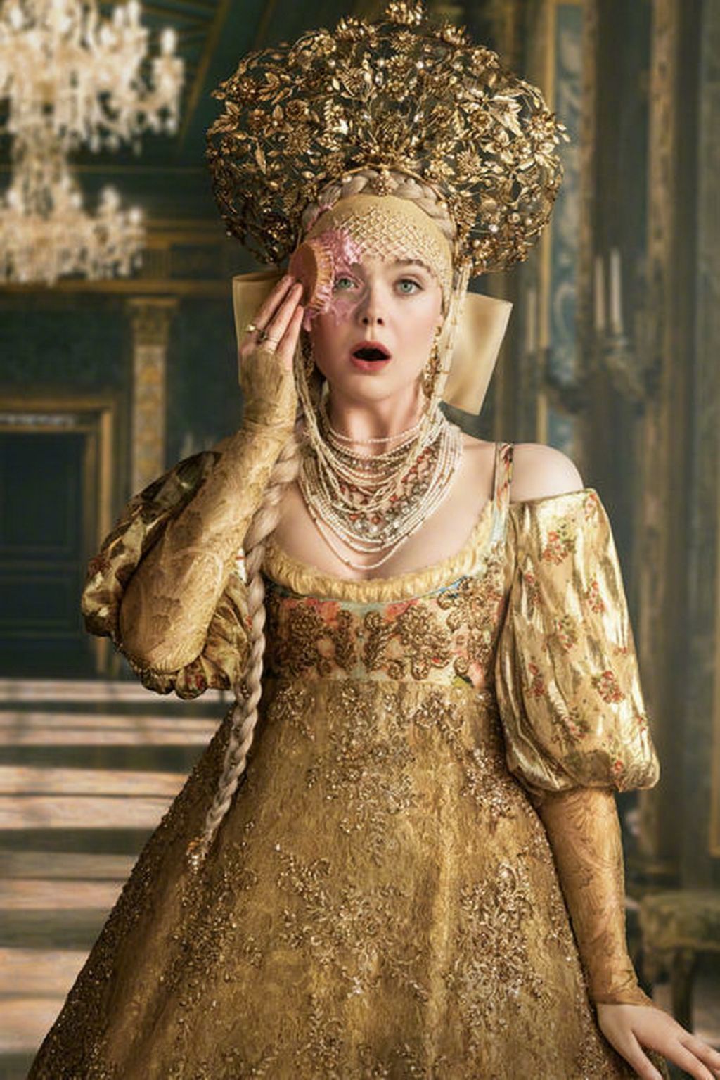 艾丽·范宁 (elle fanning) 主演的《凯瑟琳大帝》__财经头条