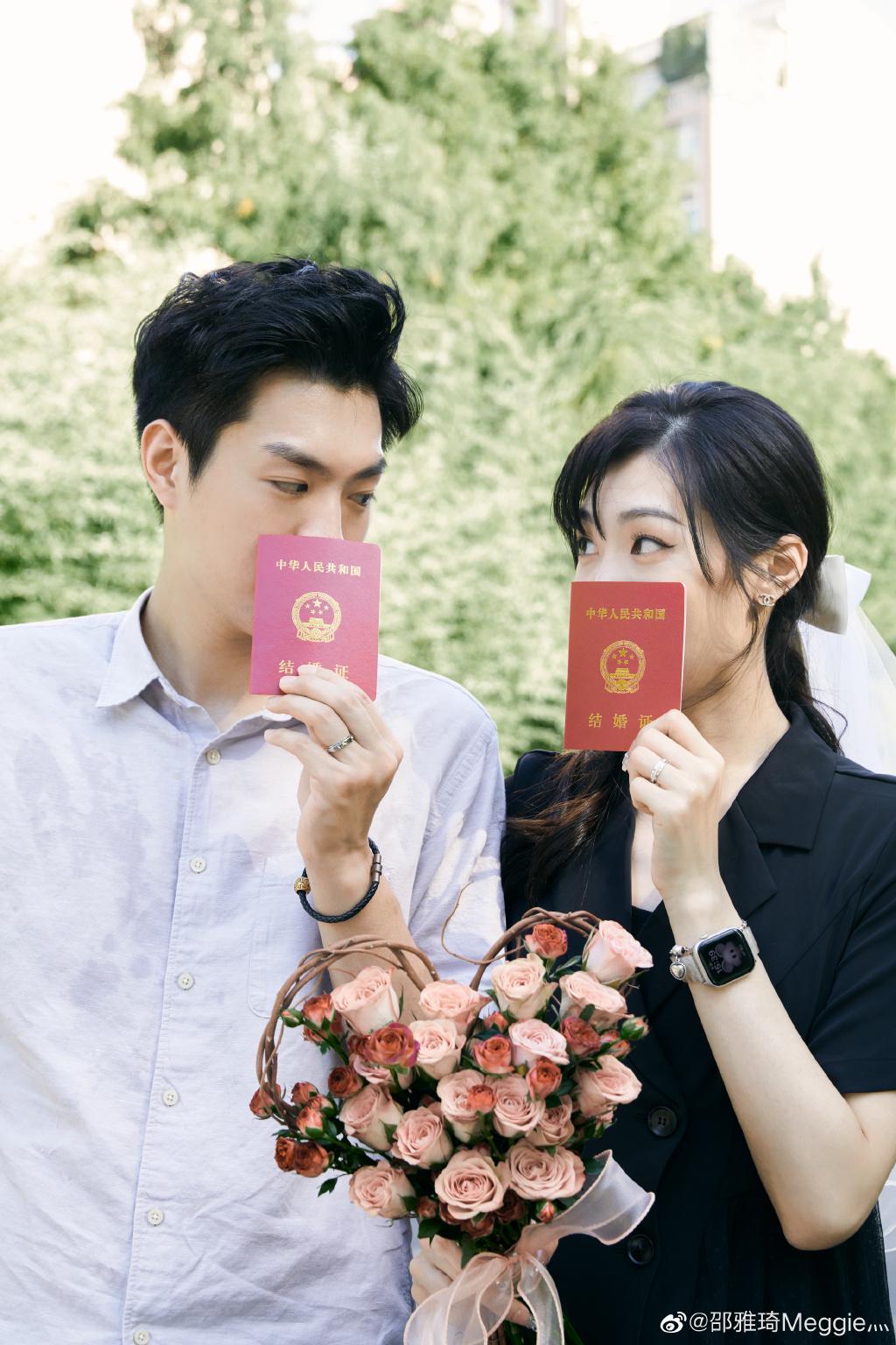 又一对冠军夫妇诞生中国25岁奥运代表领证结婚郎才女貌甜蜜般配