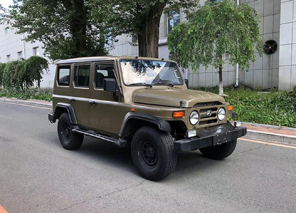 新款bj212实车曝光方门硬顶新底盘加长115mm搭载24t动力