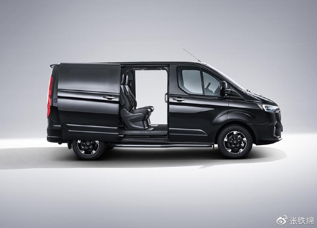 新款福特途睿欧正式上市换装新前脸7座侧滑门搭载20t动力