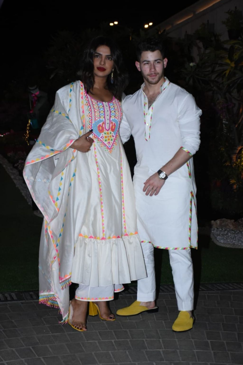 朴雅卡·乔普拉(priyanka chopra)和尼克·乔纳斯(nick jonas)-在孟买