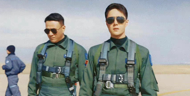 好剧组出精品!《长空之王》剧组氛围满分,前辈主动帮王一博走戏休闲区蓝鸢梦想 - Www.slyday.coM 好剧组出精品!《长空之王》剧组氛围满分,前辈主动帮王一博走戏休闲区蓝鸢梦想 - Www.slyday.coM