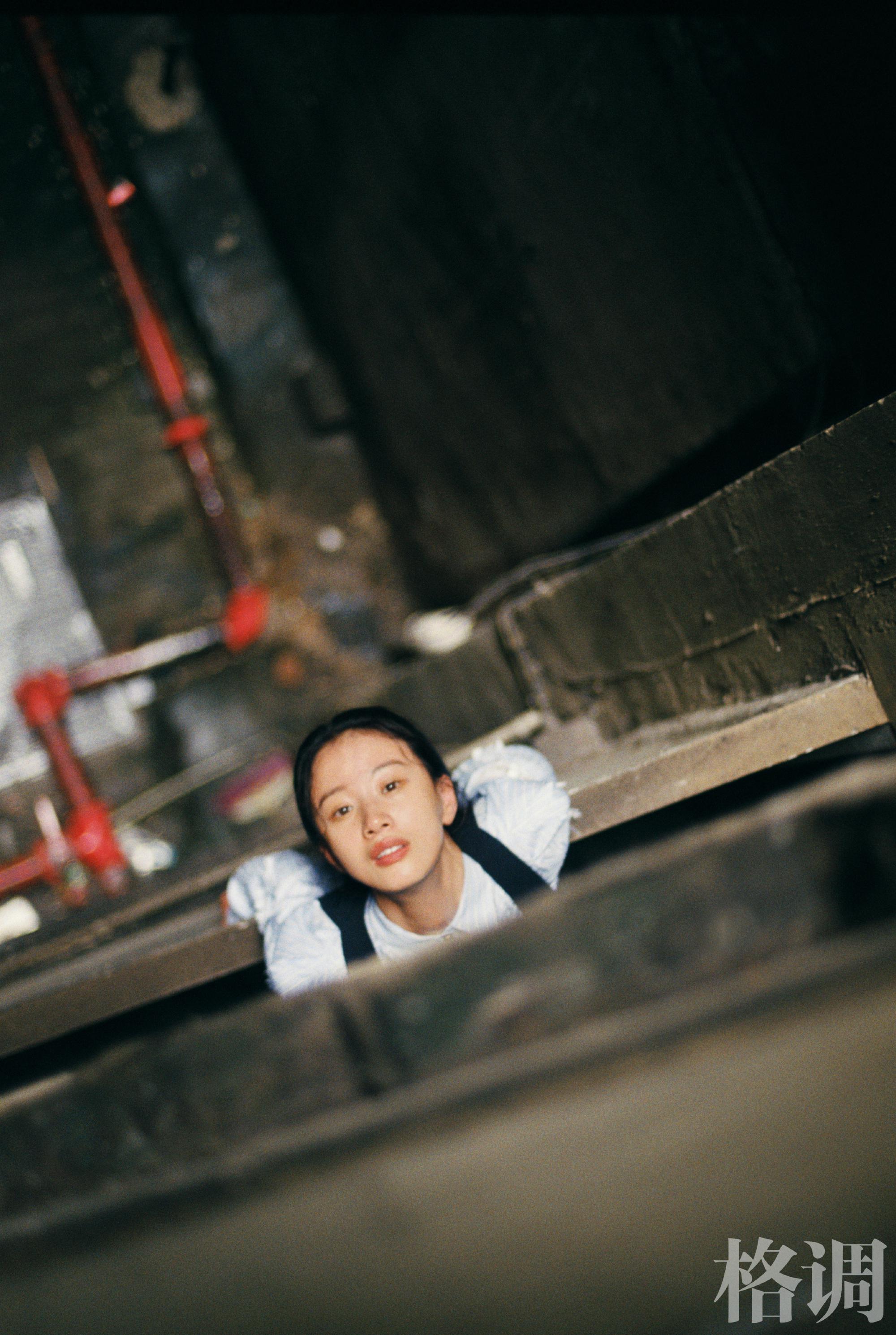 《隐秘的角落》中刘琳和李梦拍摄隐秘的"格调"大片