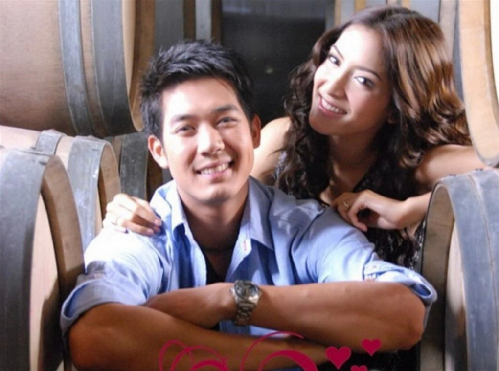 旋转的爱有毒女主pinky刚获保释女配yam和富豪丈夫就被抓