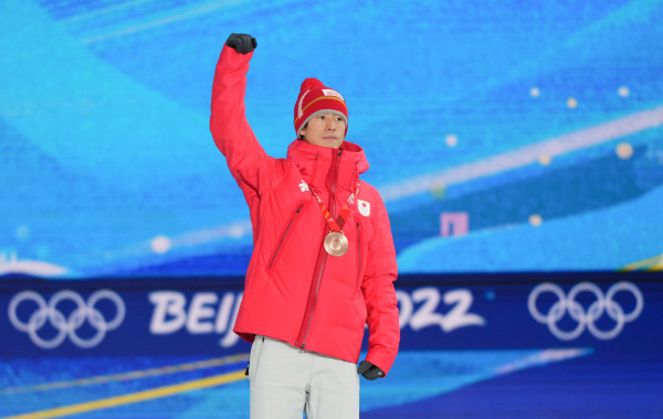 （北京冬奥会）自由式滑雪——男子雪上技巧奖牌颁发仪式休闲区蓝鸢梦想 - Www.slyday.coM