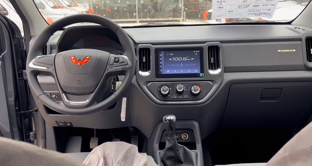 五菱首款皮卡官图发布搭载15l动力3月份正式上市