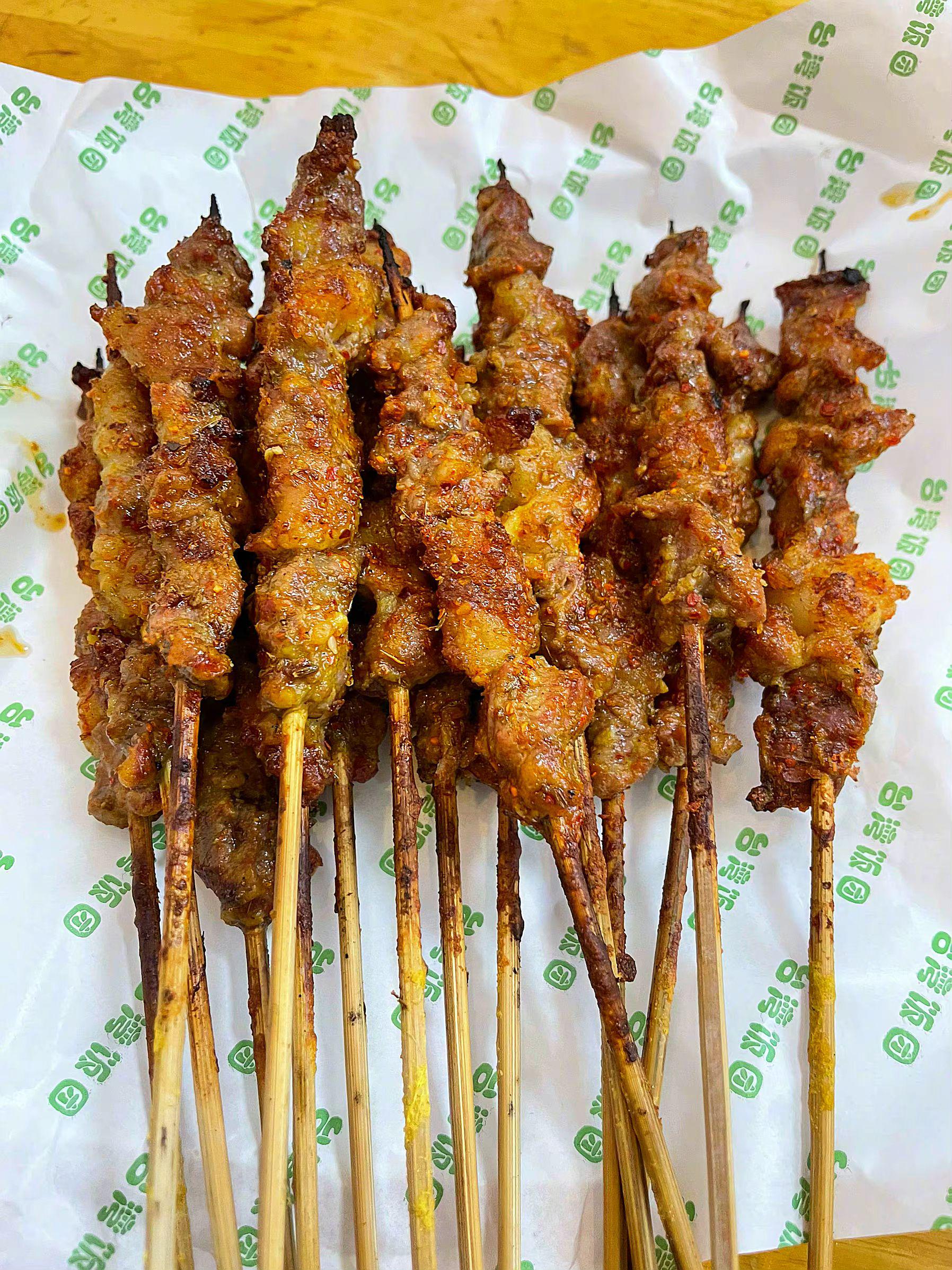 羊肉串,烤羊排怎么能这么好吃啊……_高清图集_新浪网