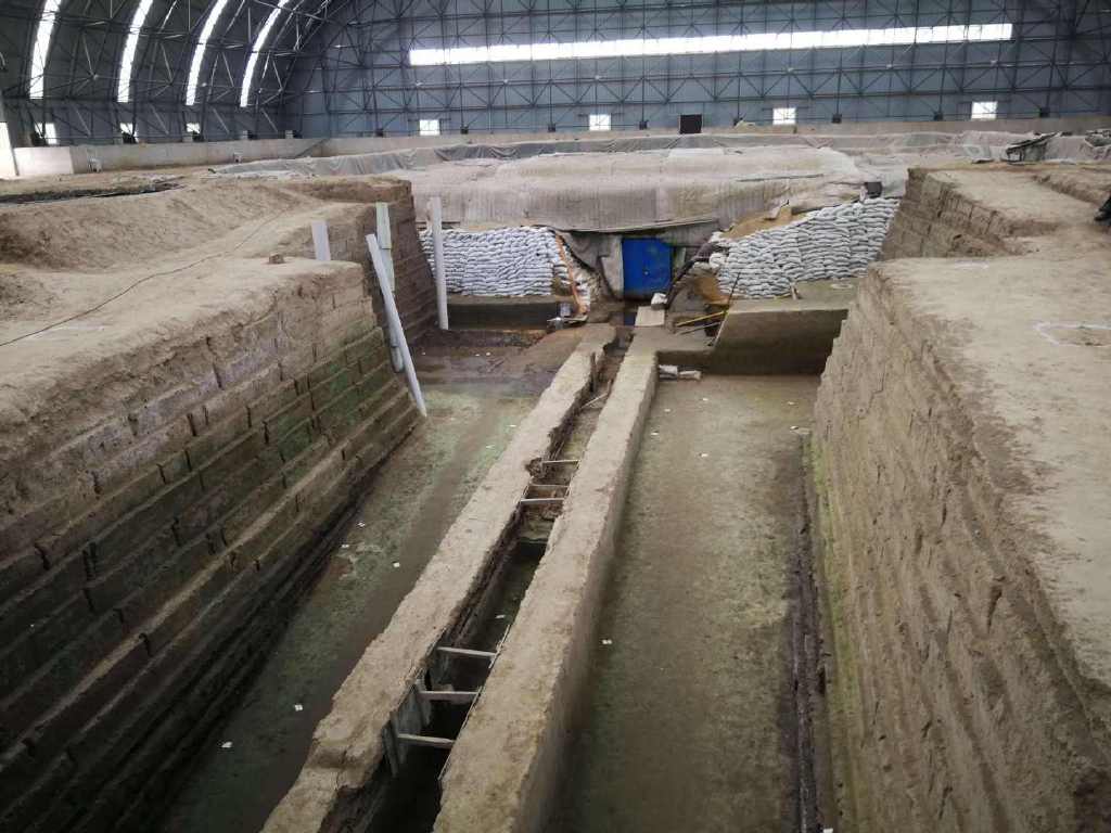 山东定陶汉墓出土玉璧系衣文物专家说应该和这个风俗有关