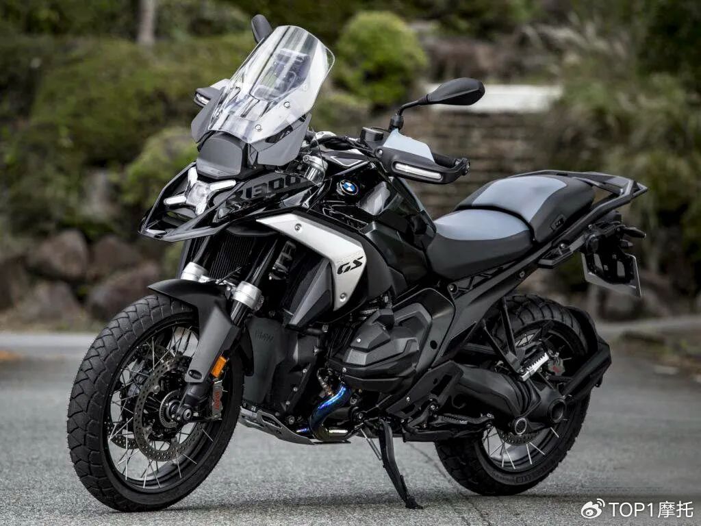 新浪汽车>汽车看点>自媒体>正文>作为宝马拉力摩托车系列最新的旗舰