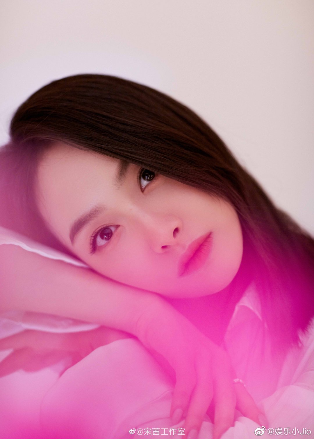 来康康宋茜的侧颜够精致吗,这个神仙级别的侧颜真的令人陶醉
