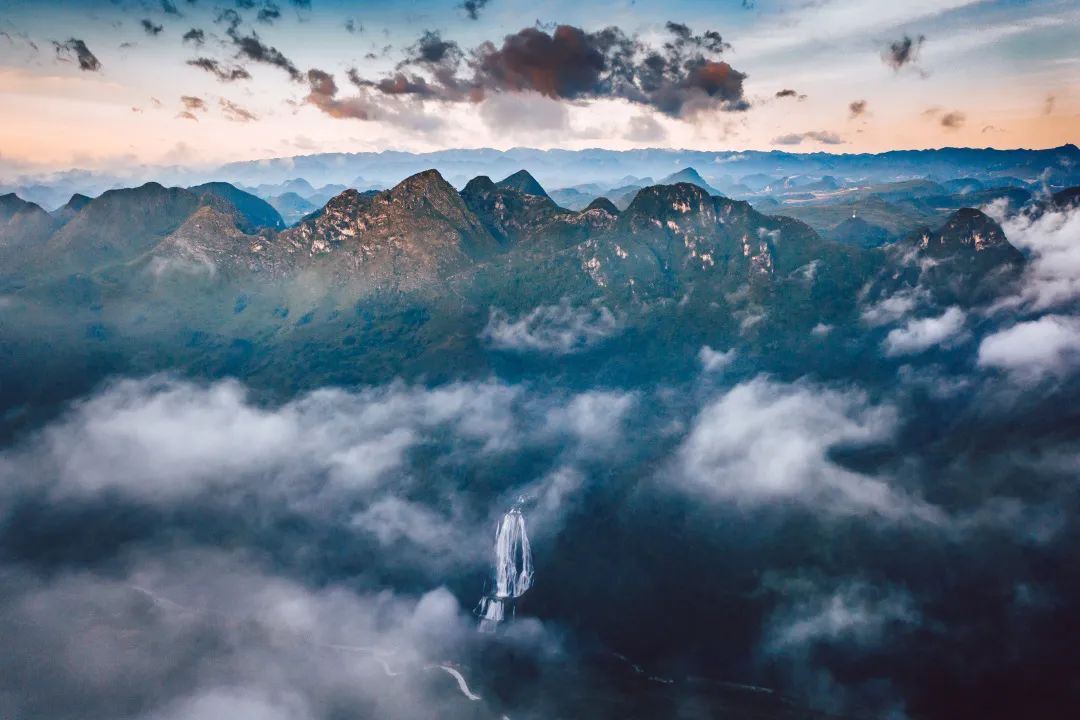 【特惠民宿】够野够网红！这个悬崖民宿，去100次也不够休闲区蓝鸢梦想 - Www.slyday.coM