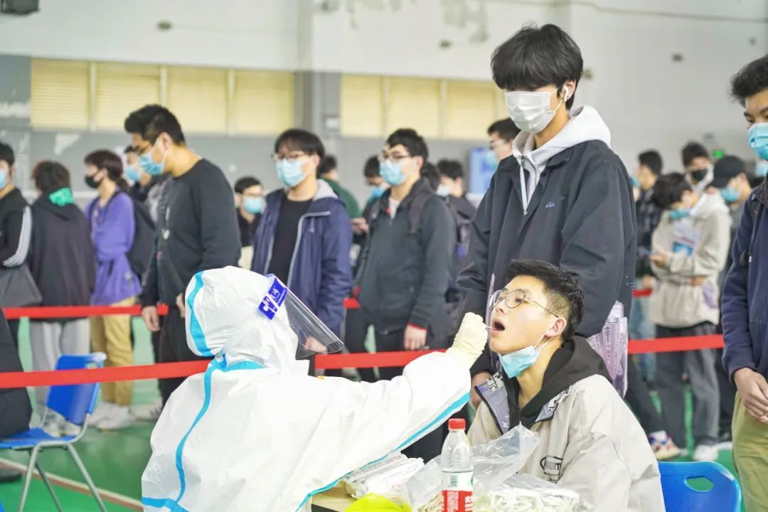 迅即响应，扎牢“网格”，上海电子信息职业技术学院守护师生健康休闲区蓝鸢梦想 - Www.slyday.coM