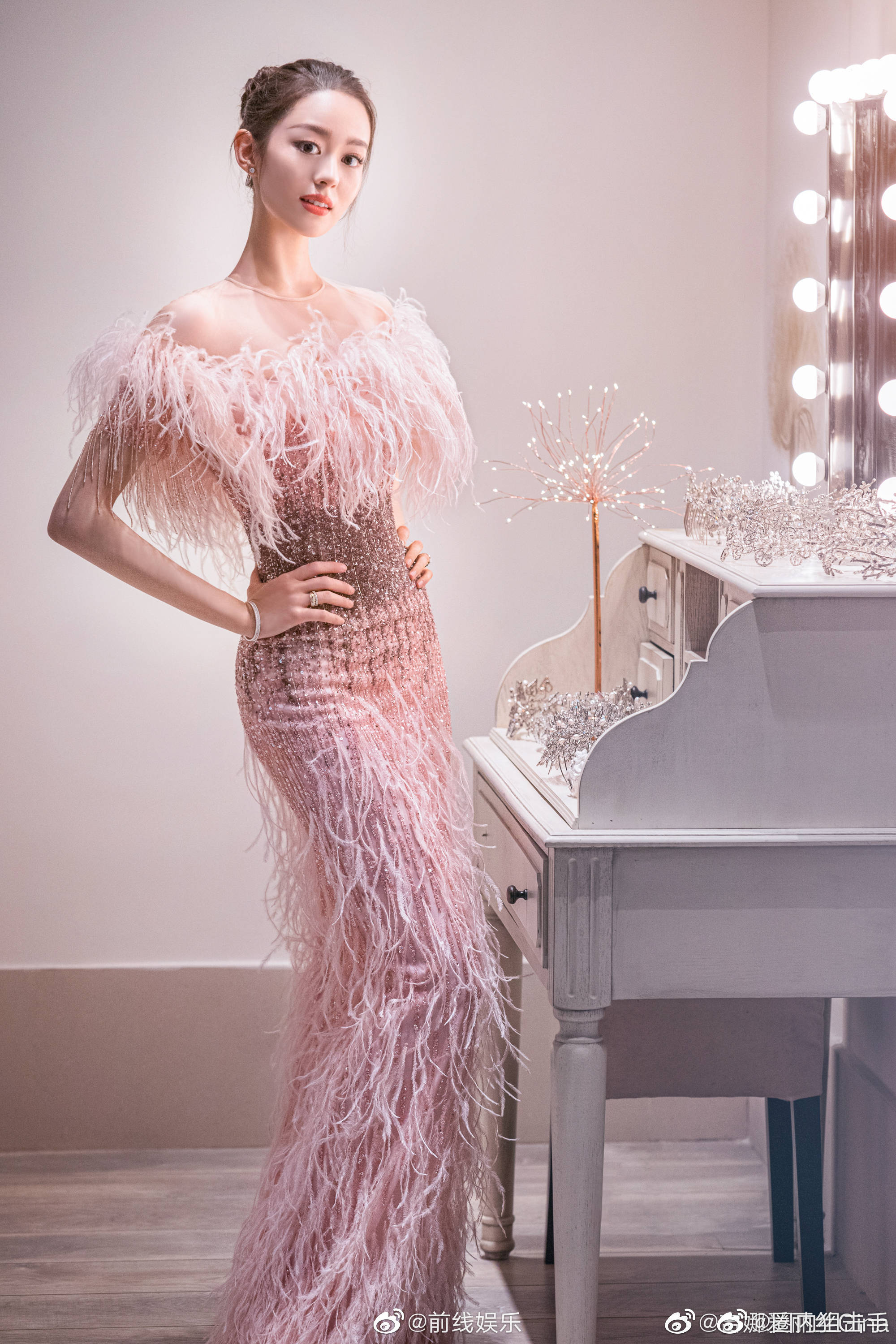 腾哥@沈腾 给@吉娜爱丽丝gina 起了一个中文名叫"吉凤芝"