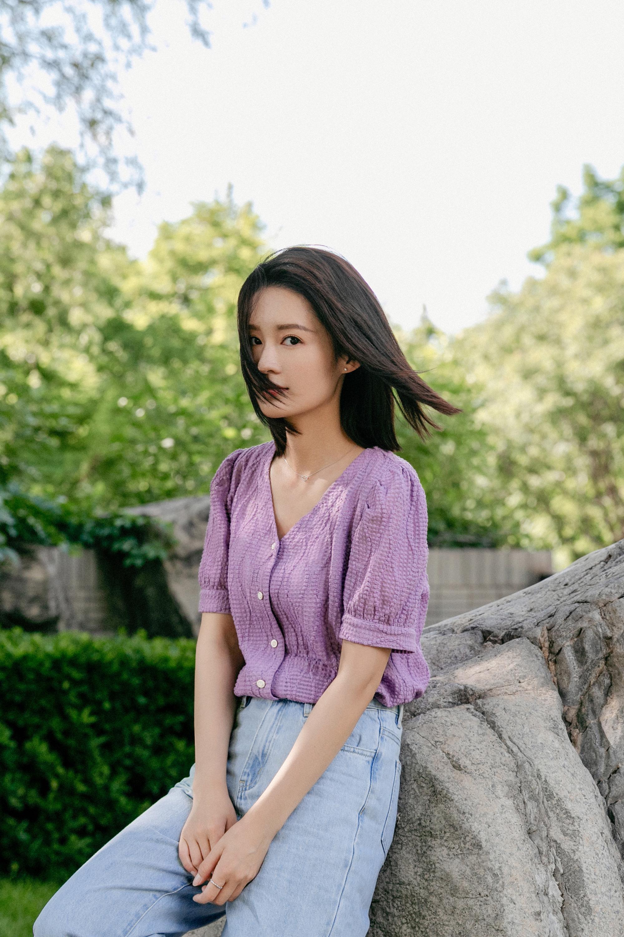 香芋紫的夏日沁@李沁 上线啦,一组阳光下的私服街拍,清新灵动