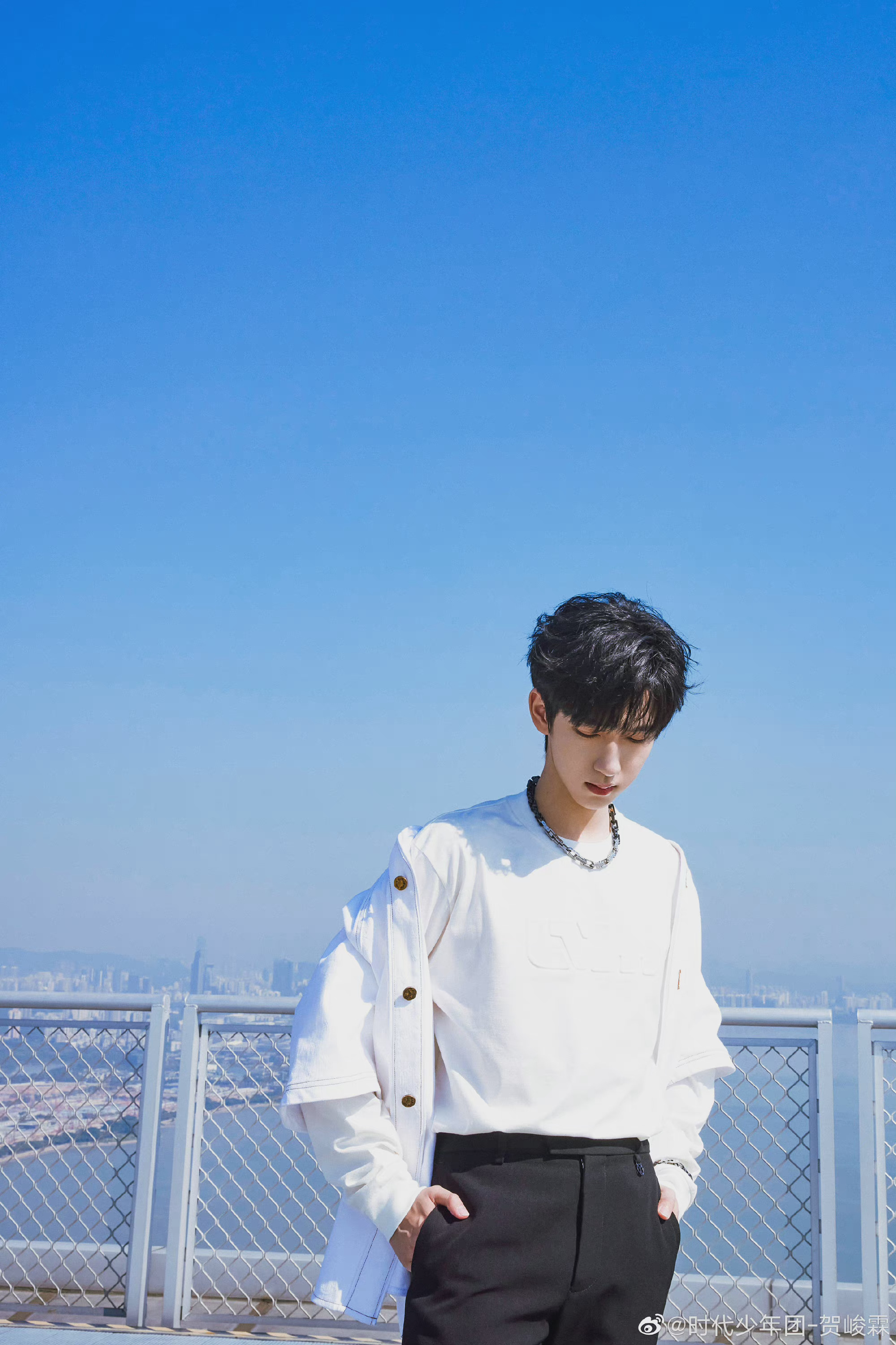 贺峻霖九宫格写真图小贺提前半年的九宫格都发出来啦