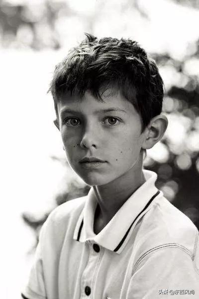 时尚王子不爱江山爱走秀散发着北欧范硬核风