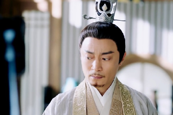 《琉璃》三人同演父亲,何晟铭突破自我,何中华成渣爹,他是90后