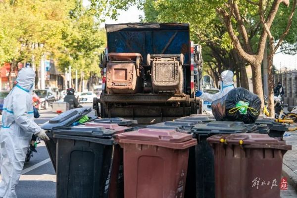 上海暂停跨省团队旅游及“机票＋酒店”业务！现场直击中风险小区：他们1分钟也没合眼…休闲区蓝鸢梦想 - Www.slyday.coM