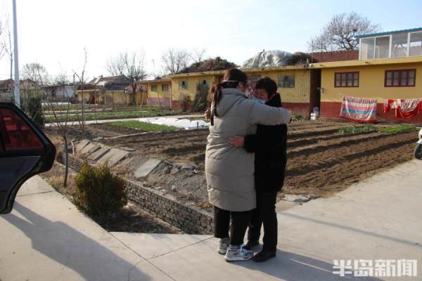 “我的抗疫英雄回来了！”护士孙乐回村，妈妈流泪相拥，曾负责转运莱西七中重点人员