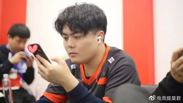 猫神首发上场直接被搞心态?五坦克阵容打团一点不掉血休闲区蓝鸢梦想 - Www.slyday.coM 猫神首发上场直接被搞心态?五坦克阵容打团一点不掉血休闲区蓝鸢梦想 - Www.slyday.coM