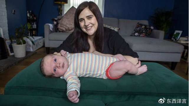 苏格兰妈妈水中生11.4斤婴儿，全英在家分娩最大，喜欢针灸