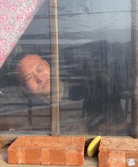 嘿！张同学，你被交警蜀黍盯上了休闲区蓝鸢梦想 - Www.slyday.coM