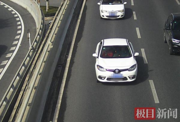 洗钱犯罪团伙轮流开车在车内转账，做贼心虚的奇招被民警一眼看穿休闲区蓝鸢梦想 - Www.slyday.coM