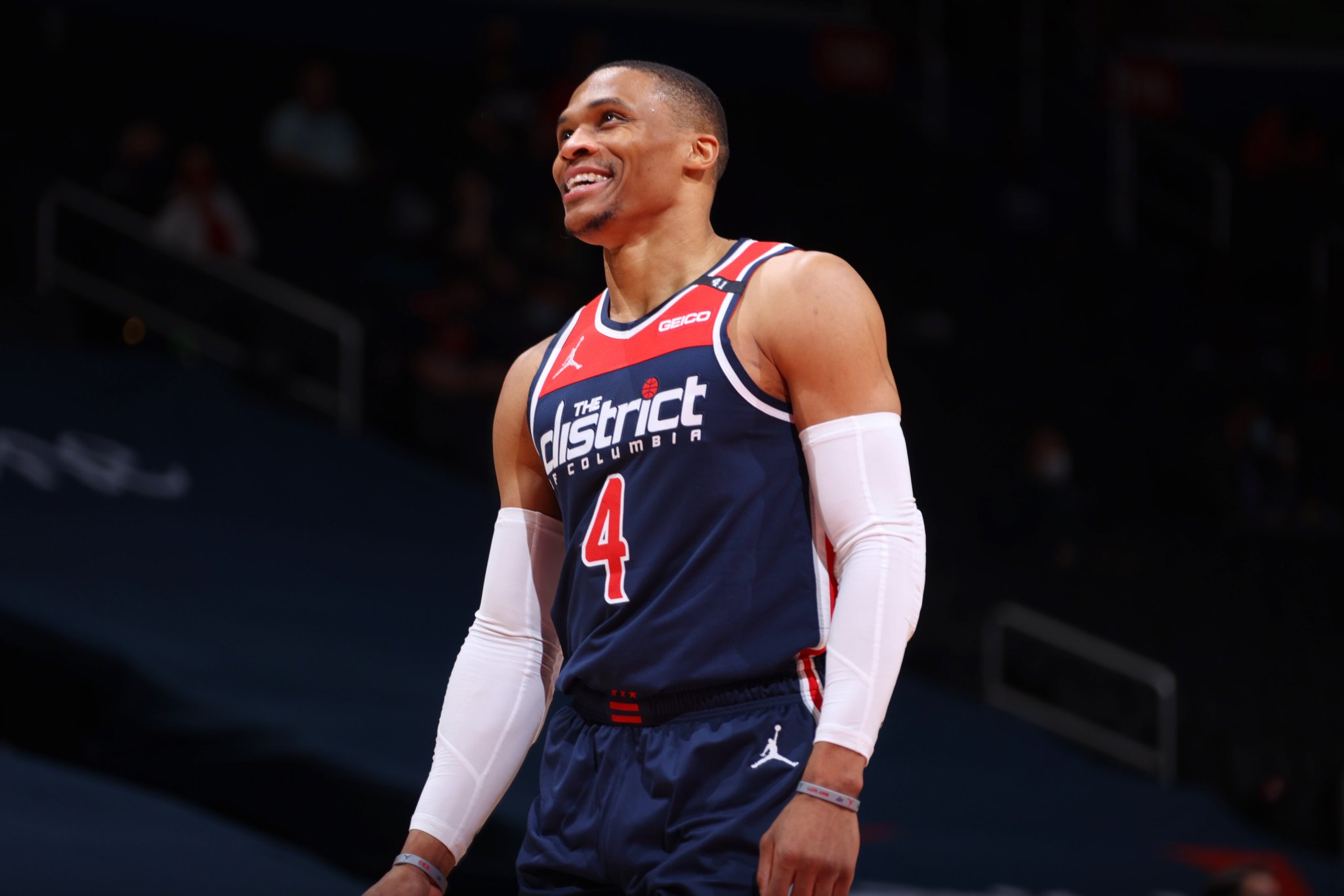 威震天为奇才锁定附加赛,137次三双赢球|奇才|威斯布鲁克|附加赛_新浪