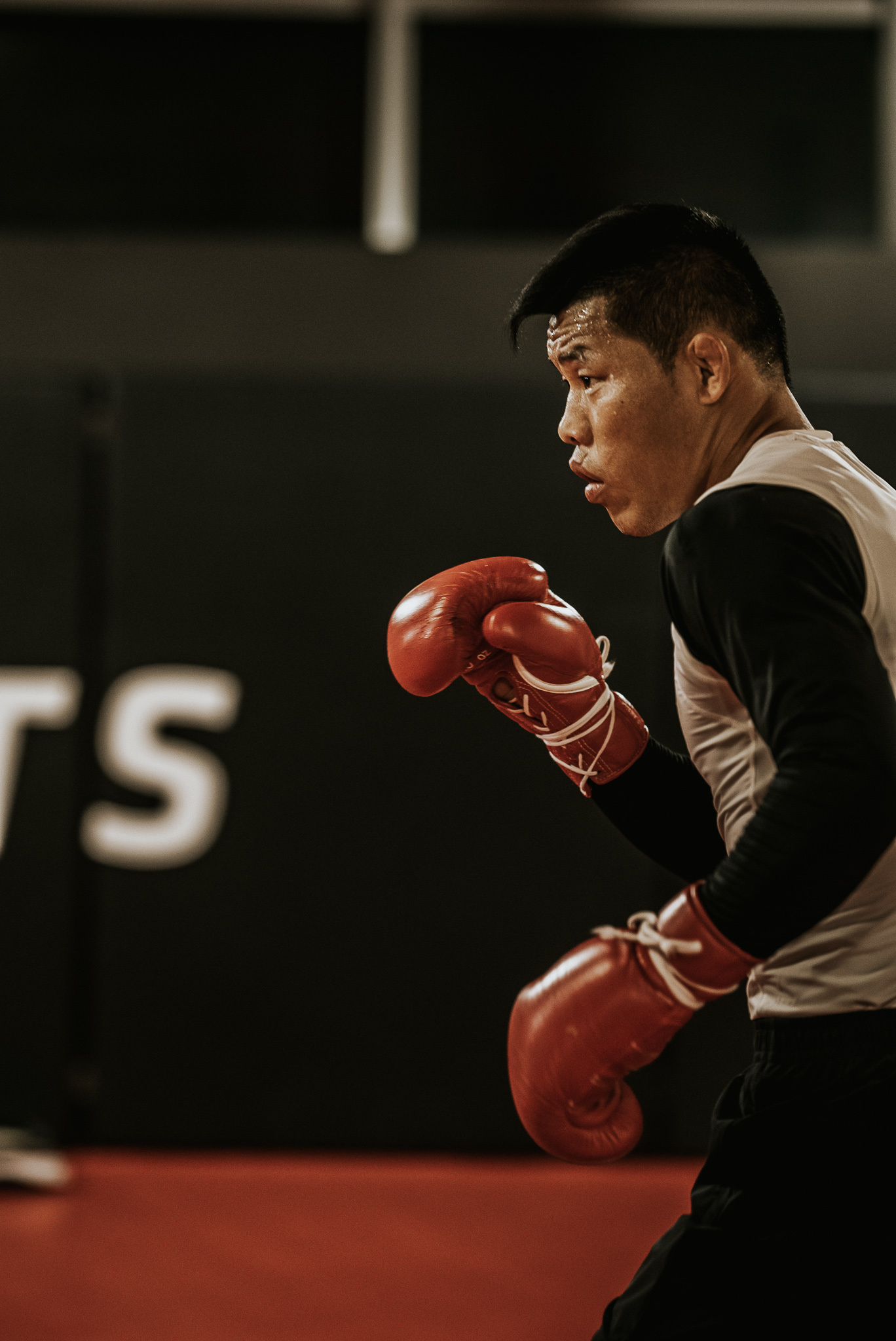 李景亮突然更换对手,为这场大战增加了更多戏剧性,期待明天!