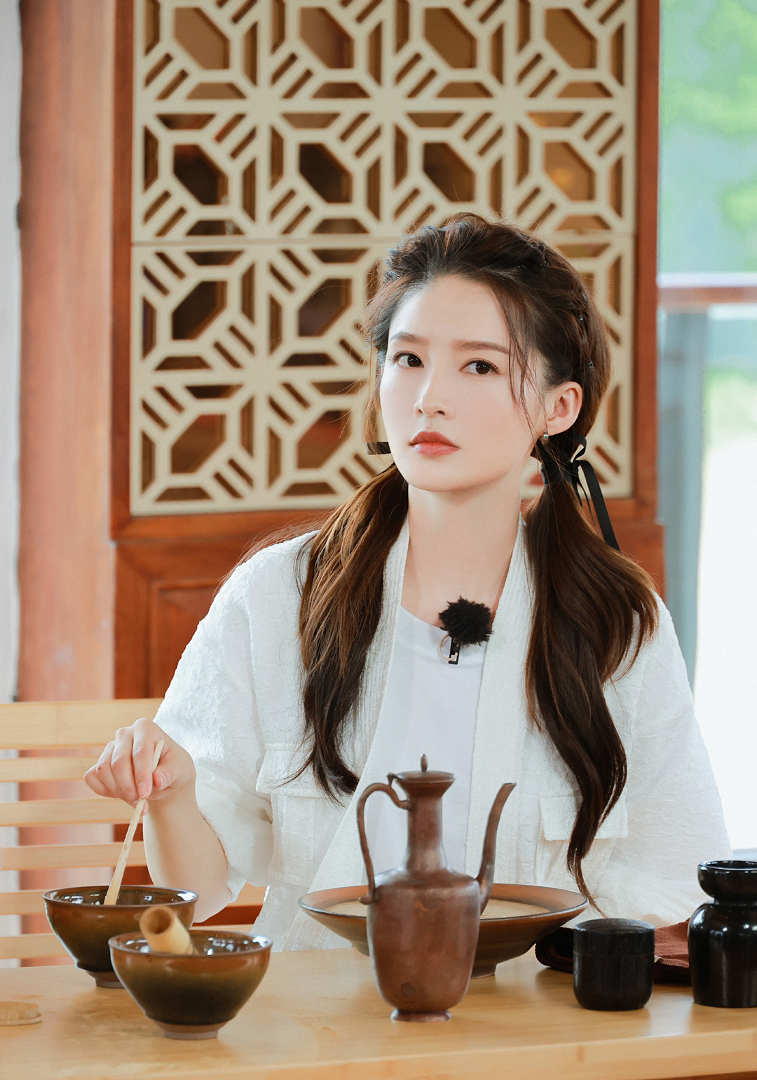 李沁双马尾真的太可了吧,俏皮灵动,少女元气满满