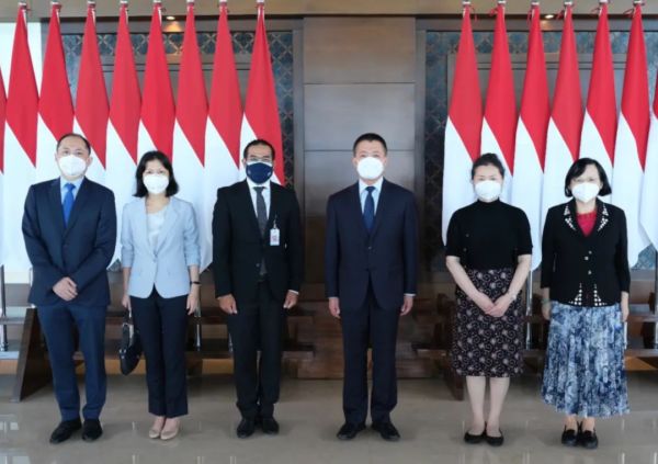 陆慷履新第十三任中国驻印尼大使，印尼外交部参赞到机场迎接休闲区蓝鸢梦想 - Www.slyday.coM