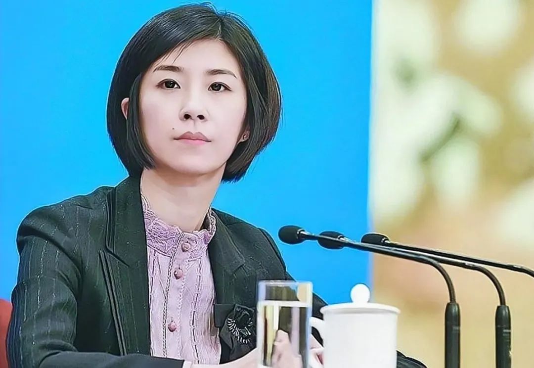 履新的女神翻译张璐比黄金更稀缺