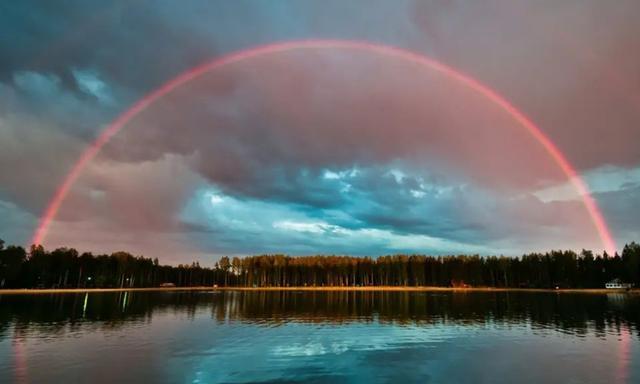彩虹成红虹芬兰现纯红色彩虹怎么形成的