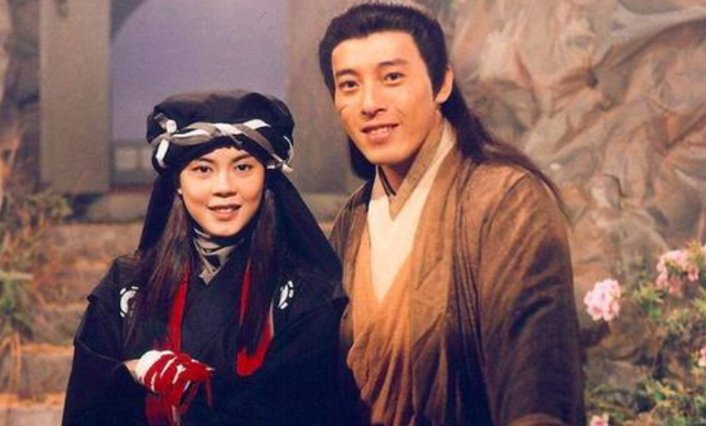 令狐冲与仪琳罕见同框54岁吕颂贤容颜不改坚持吃素27年