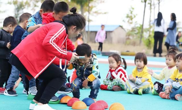 幼儿园组织百家宴,要求家长“小露一手”,不曾想百家宴变鸡蛋宴休闲区蓝鸢梦想 - Www.slyday.coM 幼儿园组织百家宴,要求家长“小露一手”,不曾想百家宴变鸡蛋宴休闲区蓝鸢梦想 - Www.slyday.coM