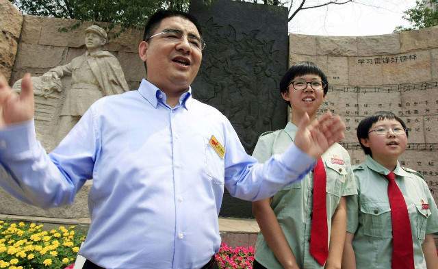 消失的中国首善陈光标，曾高调捐款20亿，如今被拍到在老家种地|慈善|陈光标|高调_新浪新闻
