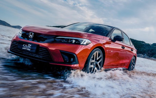 年轻人首选本田思域?溜背车顶设计,1.5t cvt,百公里油耗5.8l