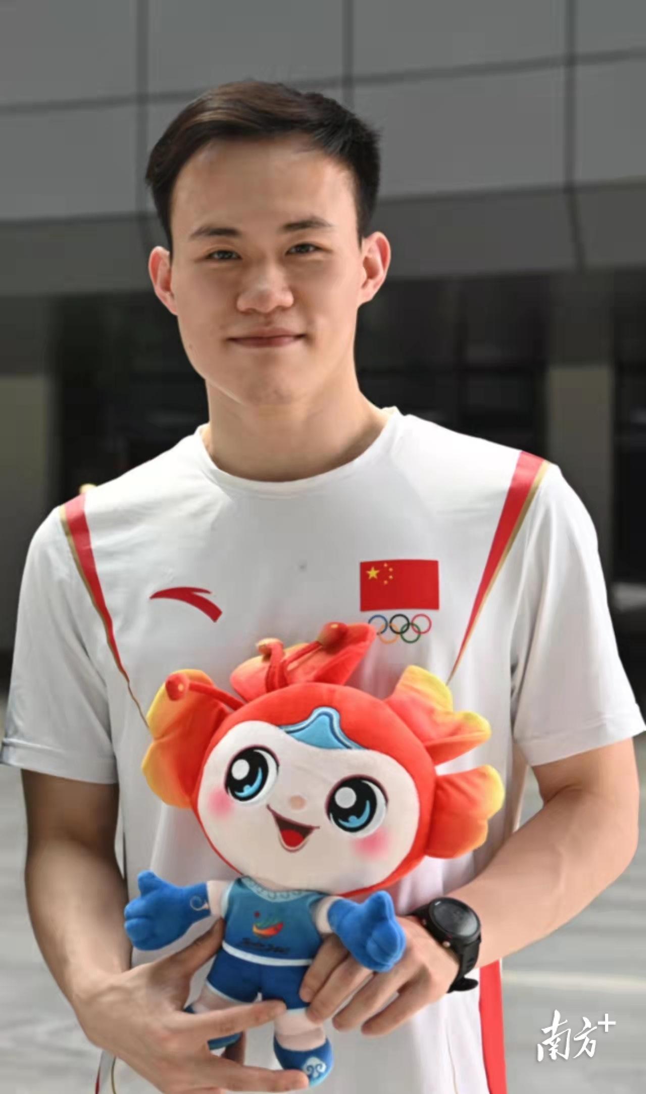 汕头亚青会形象大使谢思埸当选国际泳联年度最佳跳水运动员