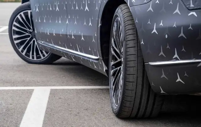 想用后轮转向,奔驰eqs:请充值?