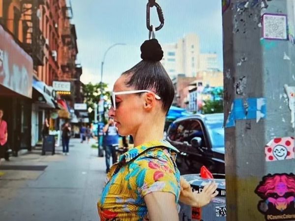 无外籍演员!上海杂技团回应“地铁16号线女子头发悬梁荡秋千”休闲区蓝鸢梦想 - Www.slyday.coM 无外籍演员!上海杂技团回应“地铁16号线女子头发悬梁荡秋千”休闲区蓝鸢梦想 - Www.slyday.coM