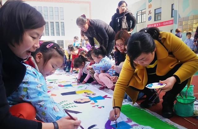 幼儿园组织百家宴,要求家长“小露一手”,不曾想百家宴变鸡蛋宴休闲区蓝鸢梦想 - Www.slyday.coM