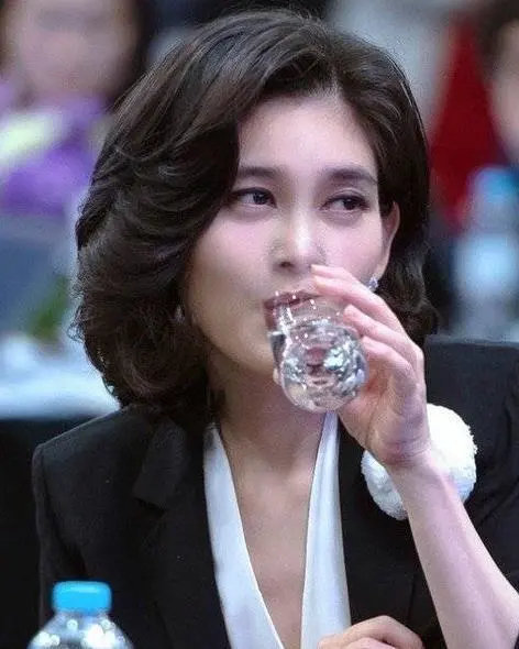 李富真 三星长公主的颜就是我心中的财阀脸__财经头条