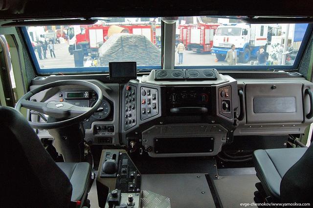 陆地上的"铁憨憨":俄军现役"台风"系列装甲车,性能不输美军