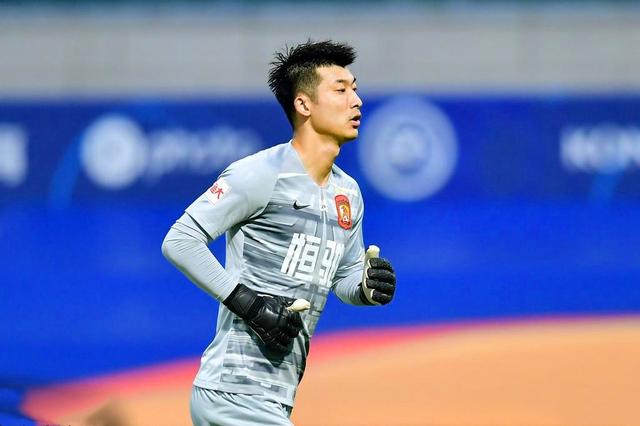 恒大刘殿座失误后一夜未睡，洛国富红牌后发道歉信，鲁能戴琳呢？休闲区蓝鸢梦想 - Www.slyday.coM