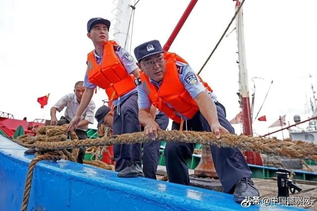 浙江多地紧急停课、航班取消！公安队伍全力以赴，抗击台风“灿都”，迎风而上！休闲区蓝鸢梦想 - Www.slyday.coM