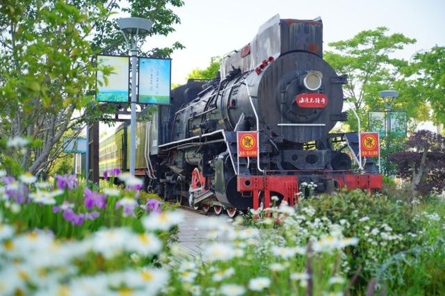 毕业季来了，一起来海湾拍出超好看的毕业照吧休闲区蓝鸢梦想 - Www.slyday.coM