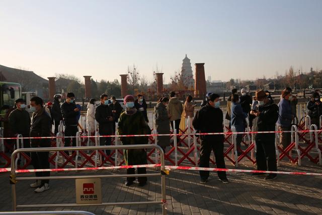 西安疫情防控升级，全市小区（村）封闭管理，全体市民“非必要不离市”休闲区蓝鸢梦想 - Www.slyday.coM